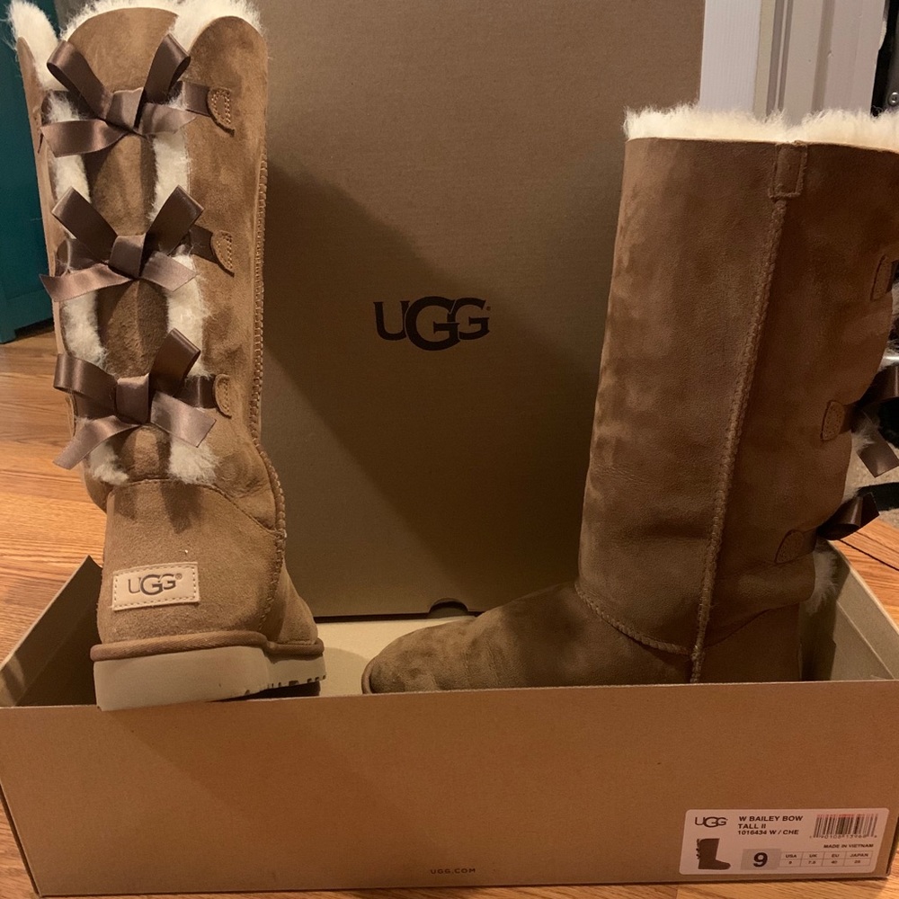 UGG boots / Bailey bow tall
